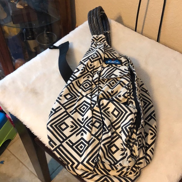 Kavu Bags Kavu Cross Body Pack P2399 Poshmark